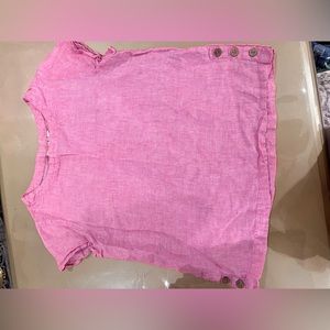 Woman’s linen shirt and casual jogger